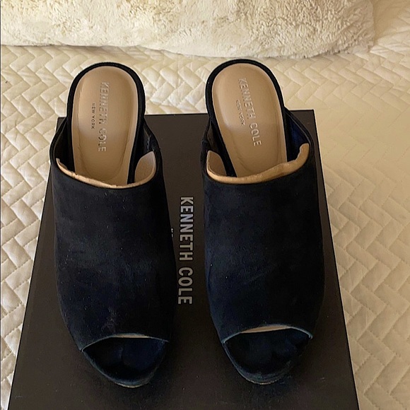 Kenneth Cole Mules - Picture 2 of 9